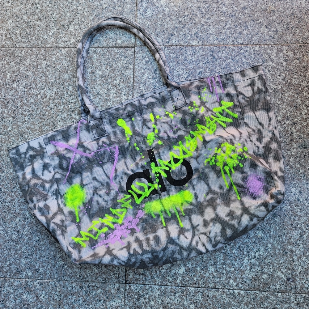 ALO Yoga shopping tote